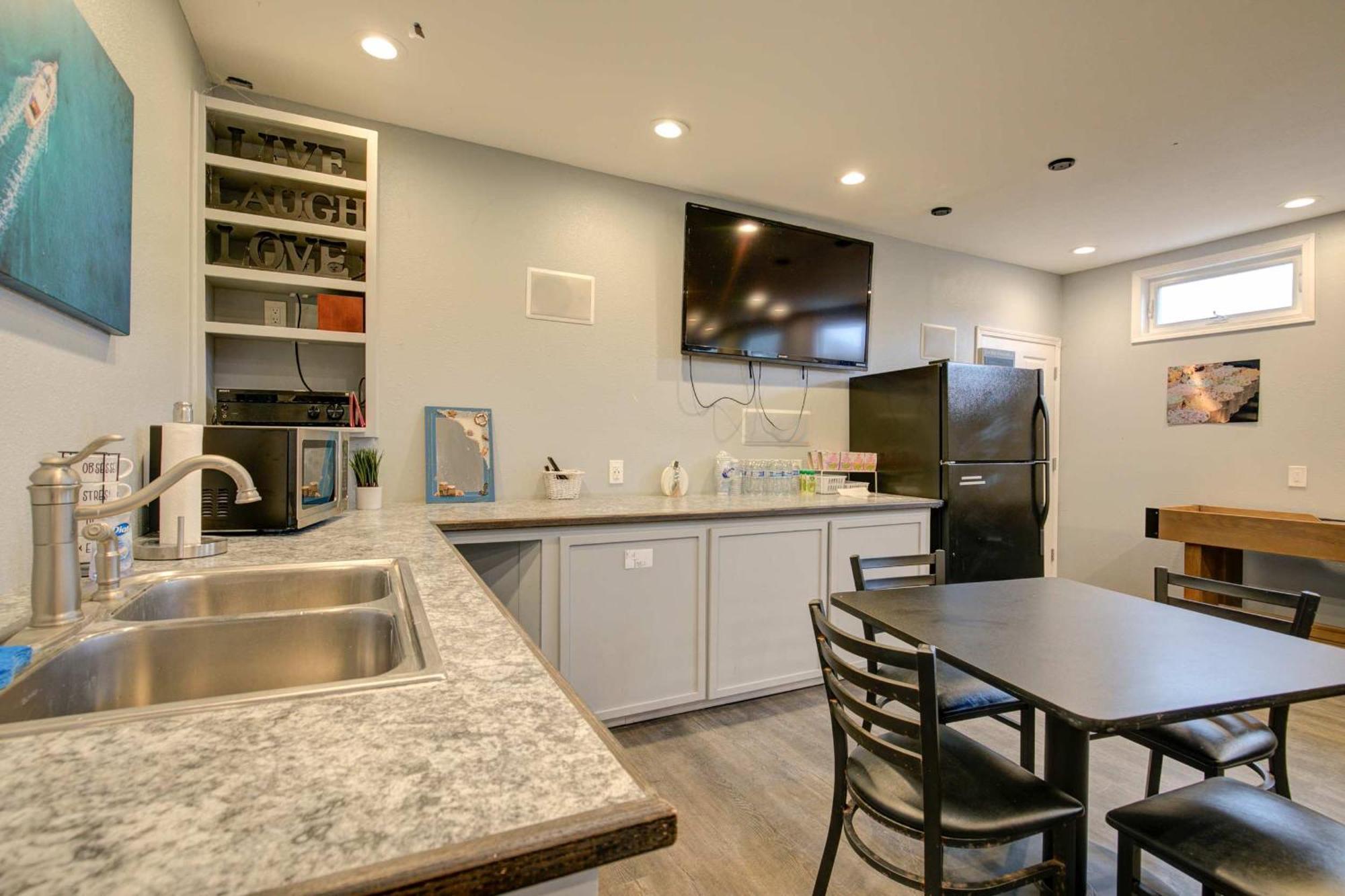The Sportsman 2-br 6 By Holiday home *
